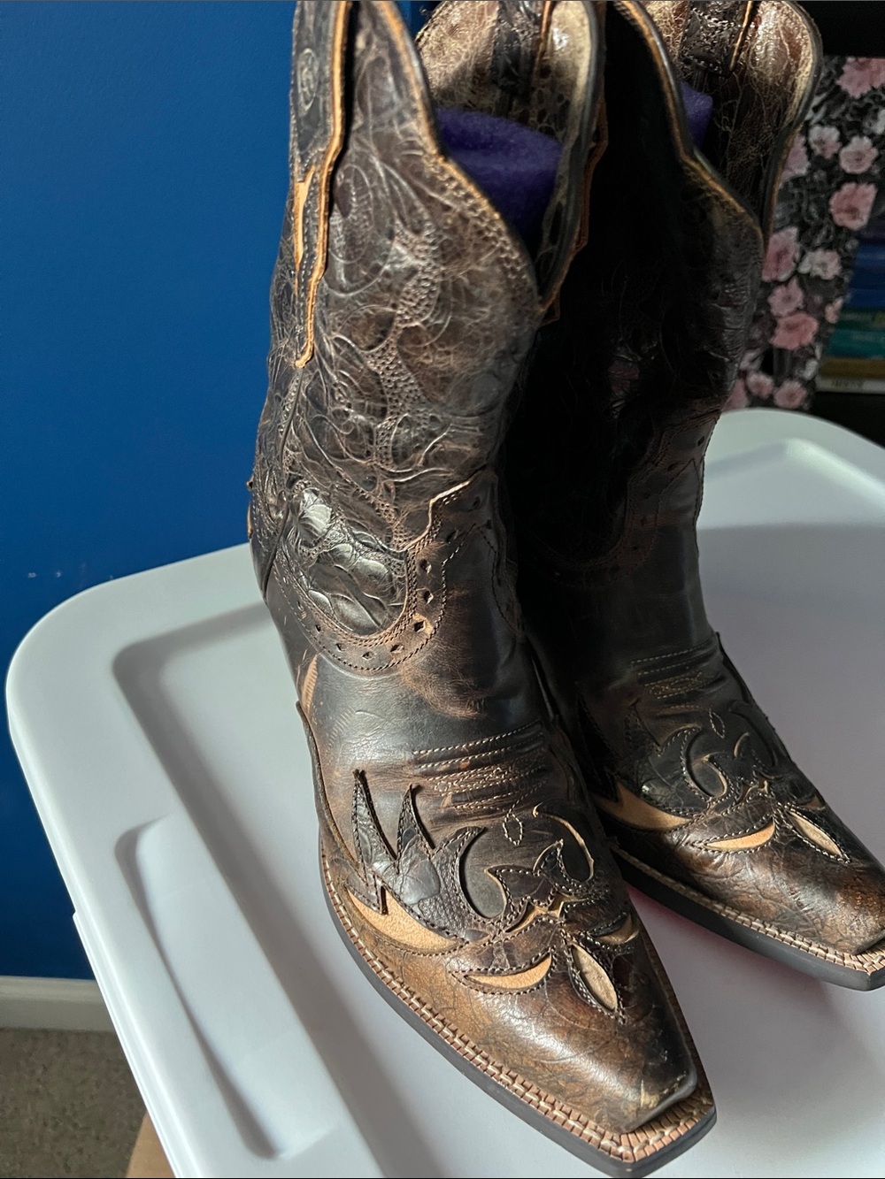 Ariat Dark Brown Leather Western Heeled Boots with Tan Accents